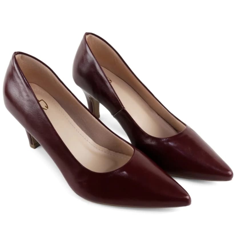 Scarpin LRW burgundy de salto 6 cm em vista complementar