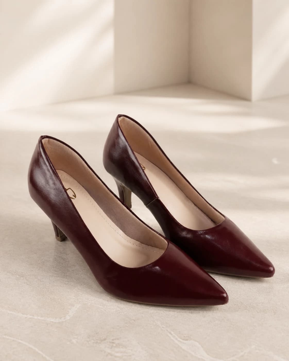 Scarpin burgundy de salto 6 cm